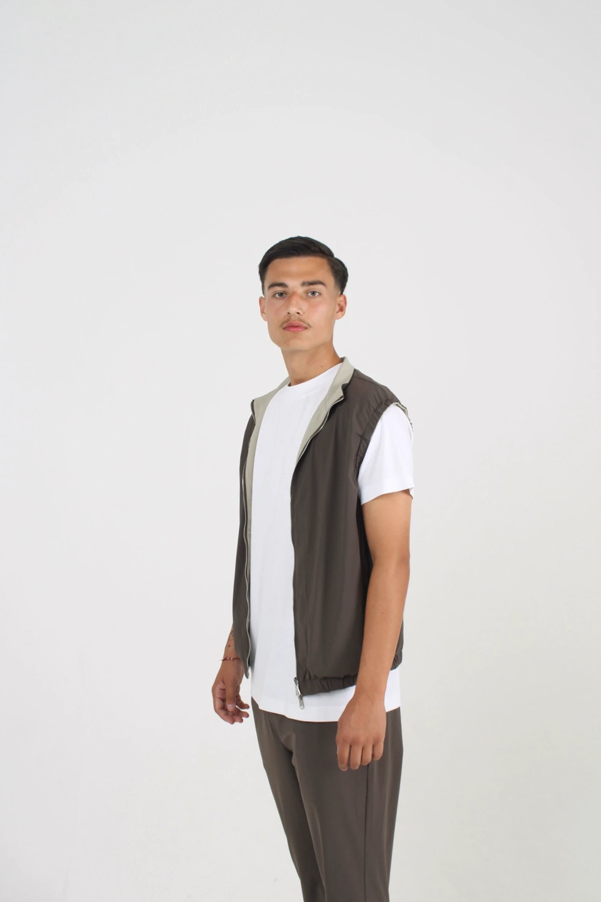 Bois Sombre / Sable Fin Gilet